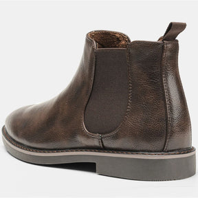 Bota Chelsea Masculina Romenzi Clássica RZ545 em destaque, modelo sofisticado em couro de alta qualidade que oferece elegância, conforto e durabilidade.