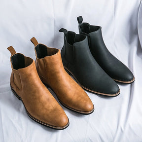 Bota Chelsea Masculina Romenzi Meridian RZ548 em detalhe, modelo elegante em couro de alta qualidade que oferece conforto, durabilidade e estilo refinado.