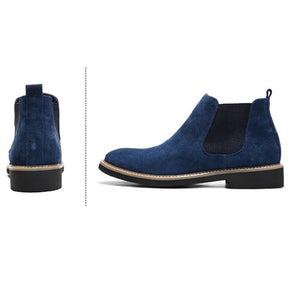 Bota Chelsea Masculina Romenzi Viena RZ550 em detalhe, modelo clássico em couro de alta qualidade que oferece sofisticação, durabilidade e conforto.
