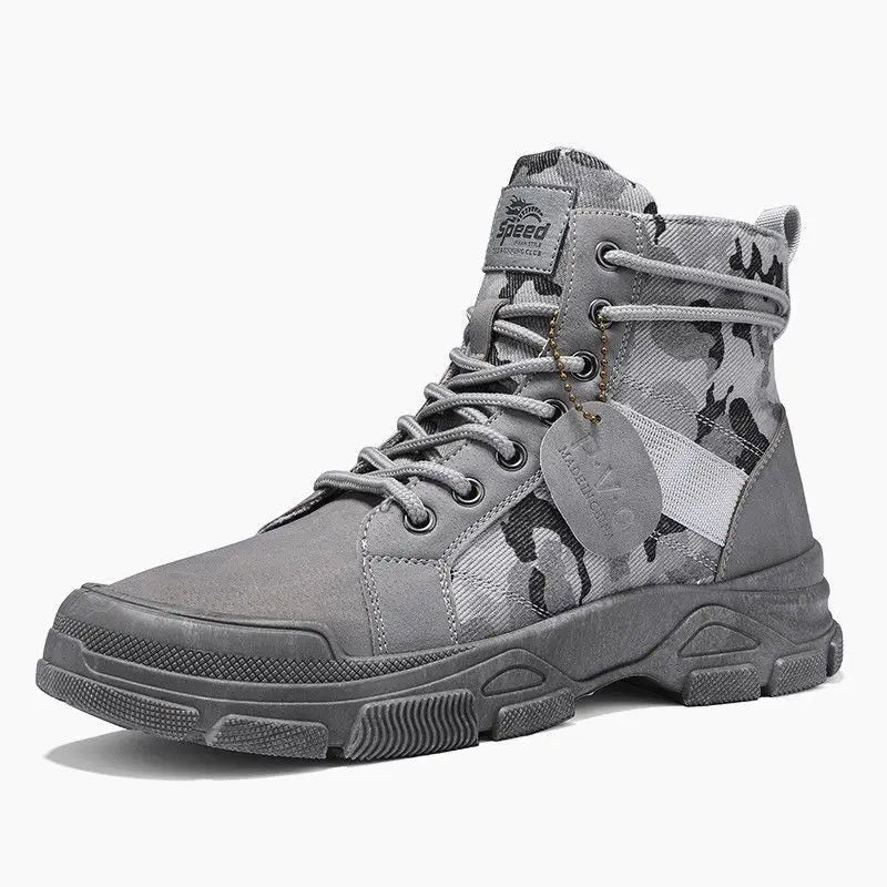 Bota Masculina Camuflada Speed Romenzi RZ286 feita em couro legítimo com solado antiderrapante e visual camuflado. Ideal para uso casual e formal.