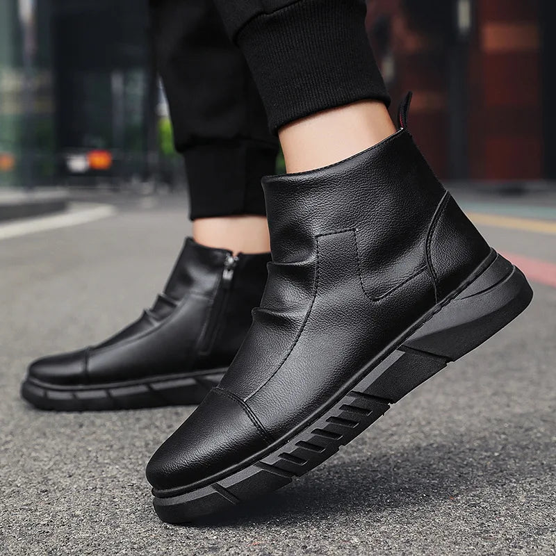 Bota Chelsea Masculina de Couro Romenzi RZ296 em couro premium, com solado antiderrapante e design moderno. Conforto e praticidade.