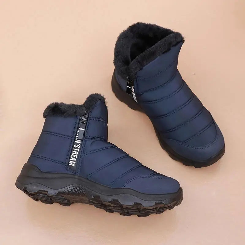 Bota Masculina de Inverno Romenzi RZ291 confeccionada com materiais premium, interior acolchoado e fechamento prático por zíper. Design moderno e funcional.