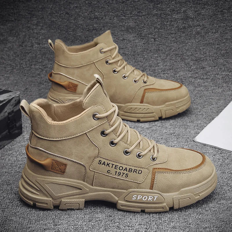 Bota Masculina Sport Romenzi RZ288 em couro resistente, com solado antiderrapante e design moderno. Elegância e funcionalidade para diferentes ambientes.