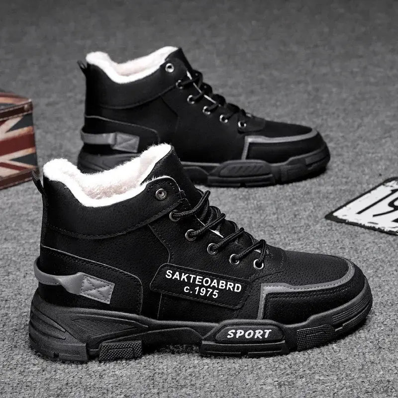 Bota Masculina Sport Romenzi RZ288 em couro resistente, com solado antiderrapante e design moderno. Elegância e funcionalidade para diferentes ambientes.