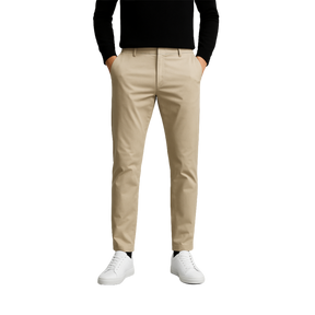 Calça Chino em Sarja Masculina Romenzi RZ553 em detalhe, calça em sarja de alta qualidade que oferece conforto, resistência e estilo sofisticado.