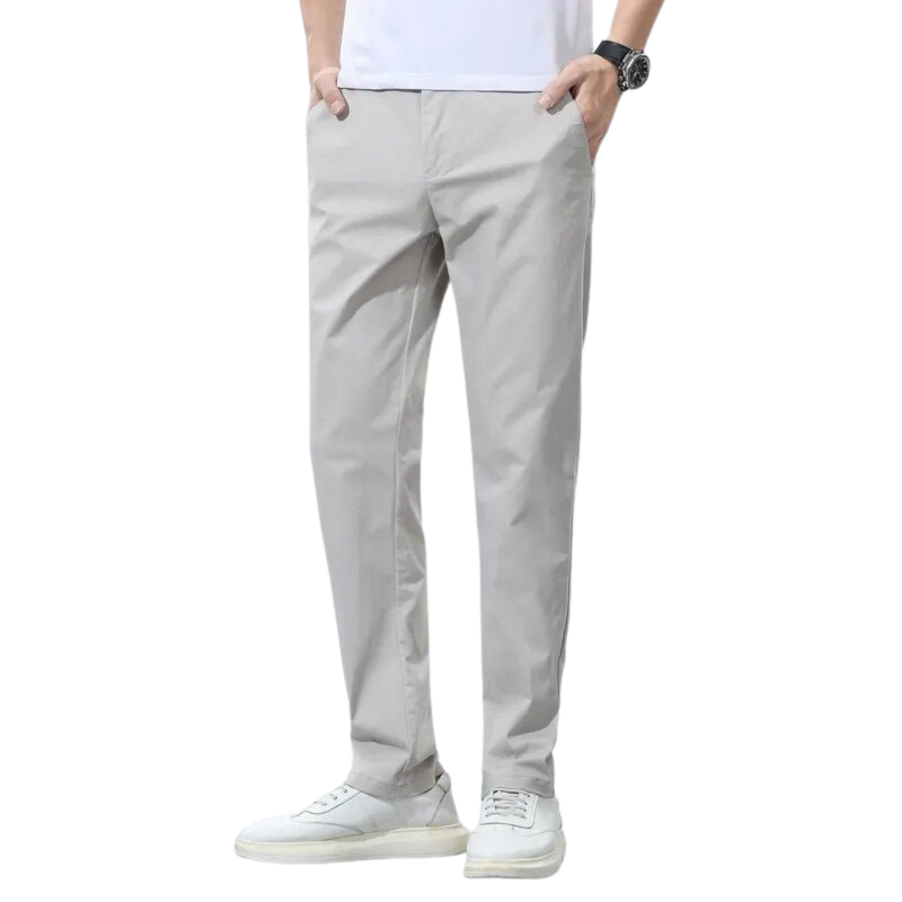 Calça Chino em Sarja Masculina Romenzi RZ554 em detalhe, peça slim fit em sarja premium, versátil e elegante para looks formais e casuais.