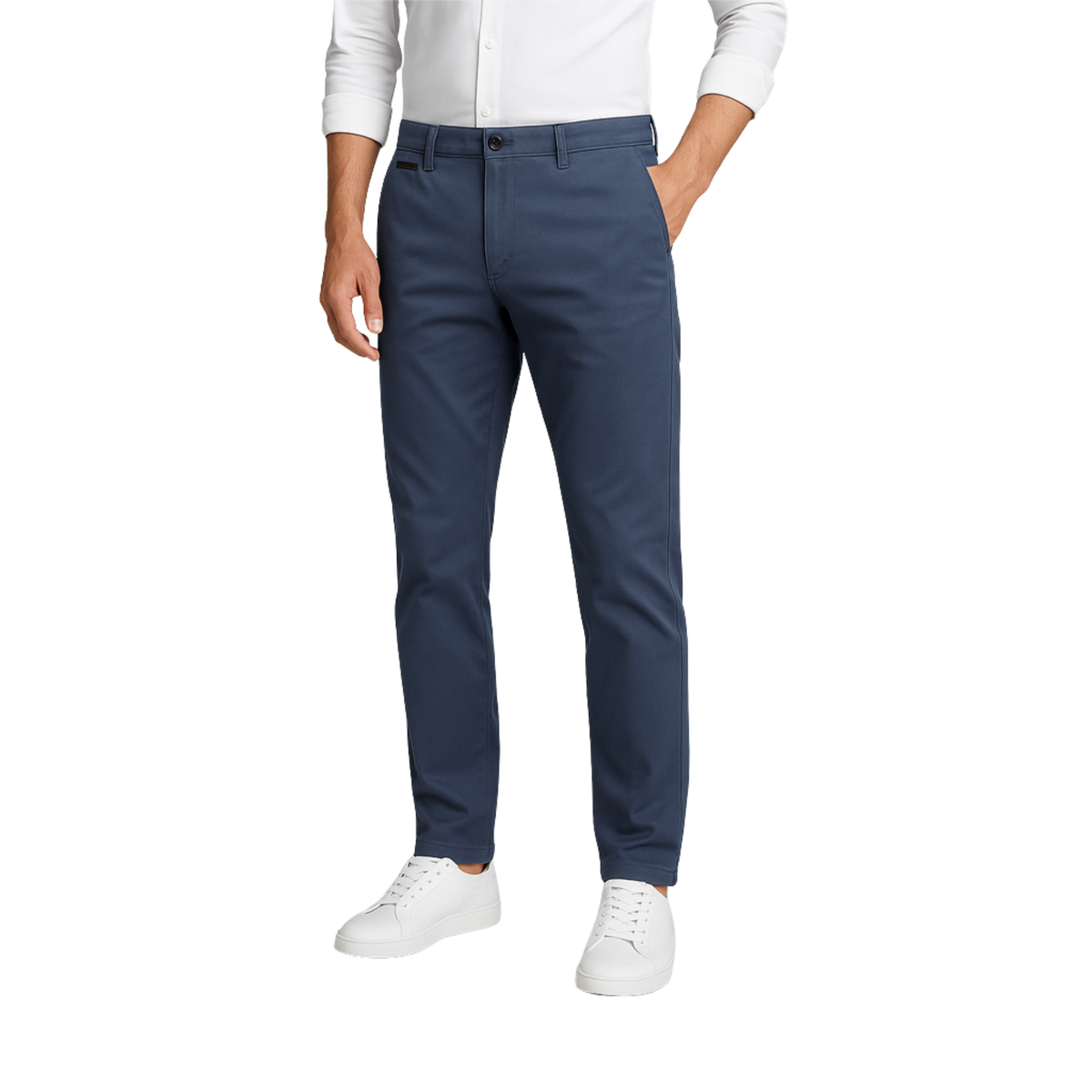 Calça Chino em Sarja Masculina Romenzi RZ555 em detalhe, peça elegante em sarja premium, versátil para looks casuais, profissionais ou de lazer.