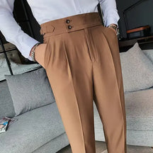 Calça de Alfaiataria Masculina Romenzi RZ256 com design clássico e tecido premium. Conforto e estilo refinado para eventos e ambientes profissionais.
