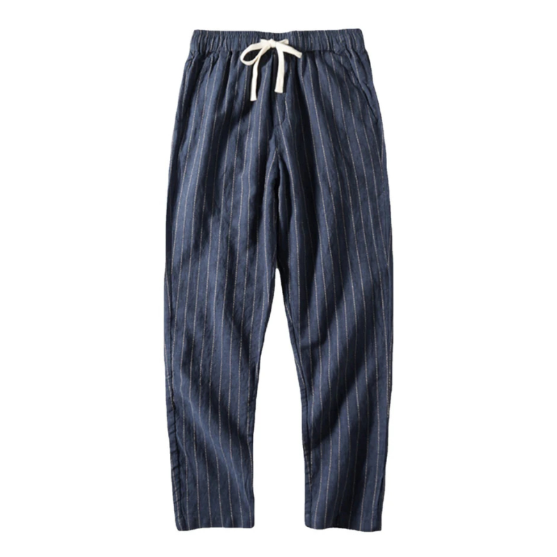 Calça de Linho Masculina Listrada Romenzi RZ941 em detalhe, peça leve e sofisticada em linho premium com estampa listrada elegante e caimento impecável.
