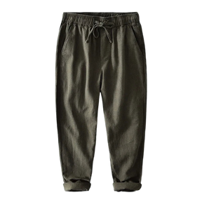 Calça de Linho Masculina Romenzi RZ560 em detalhe, calça elegante em linho leve e respirável que oferece frescor, conforto e estilo atemporal.