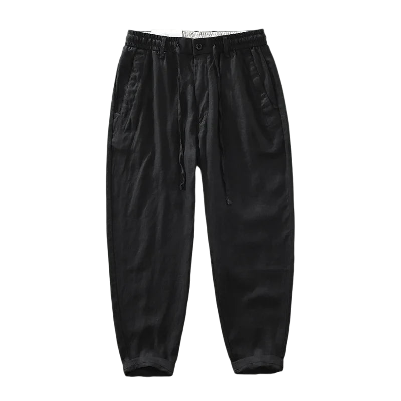 Calça de Linho Masculina Romenzi RZ561 em detalhe, peça sofisticada em linho premium, com design moderno que valoriza a silhueta masculina.