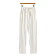 Calça de Linho Masculina Romenzi RZ564 em detalhe, calça sofisticada em linho premium que oferece leveza, conforto e caimento impecável para o homem moderno.