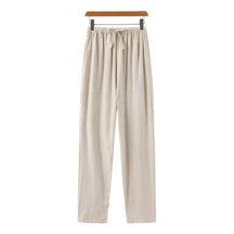 Calça de Linho Masculina Romenzi RZ564 em detalhe, calça sofisticada em linho premium que oferece leveza, conforto e caimento impecável para o homem moderno.