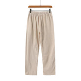 Calça de Linho Masculina Romenzi RZ565 em detalhe, peça sofisticada em linho leve premium, ideal para looks casuais ou elegantes em eventos diurnos.