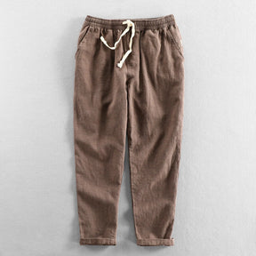 Calça de Linho Masculina Romenzi RZ940 em detalhe, calça elegante em linho premium que oferece conforto, respirabilidade e estilo Old Money sofisticado.