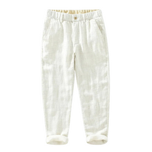 Calça de Linho Masculina Romenzi RZ942 em detalhe, calça clássica em linho premium que oferece conforto, respirabilidade e estilo Old Money sofisticado.