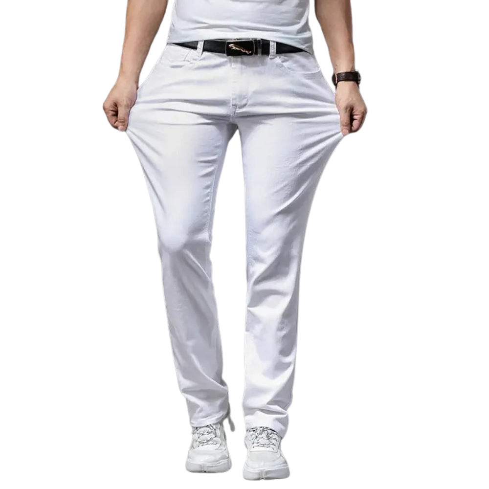 Calça Jeans Masculina Romenzi Classy RZ261 com design sofisticado e materiais premium. Conforto e estilo refinado para ocasiões especiais.