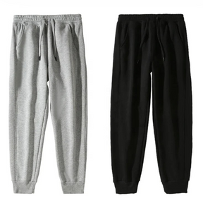 Calça moletom masculina feita em algodão premium, com bolsos, ajuste solto e cintura elástica. Ideal para praticidade e conforto no dia a dia.