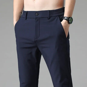 Calça Social Masculina Slim Romenzi RZ007 – sofisticação, conforto e versatilidade em modelagem slim fit com tecido premium.