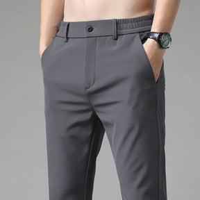 Calça Social Masculina Slim Romenzi RZ007 – sofisticação, conforto e versatilidade em modelagem slim fit com tecido premium.