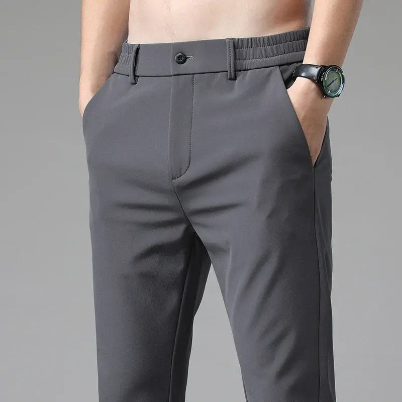 Calça Social Masculina Slim Romenzi RZ007 – sofisticação, conforto e versatilidade em modelagem slim fit com tecido premium.
