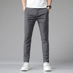 Calça Social Masculina Slim Romenzi RZ007 – sofisticação, conforto e versatilidade em modelagem slim fit com tecido premium.