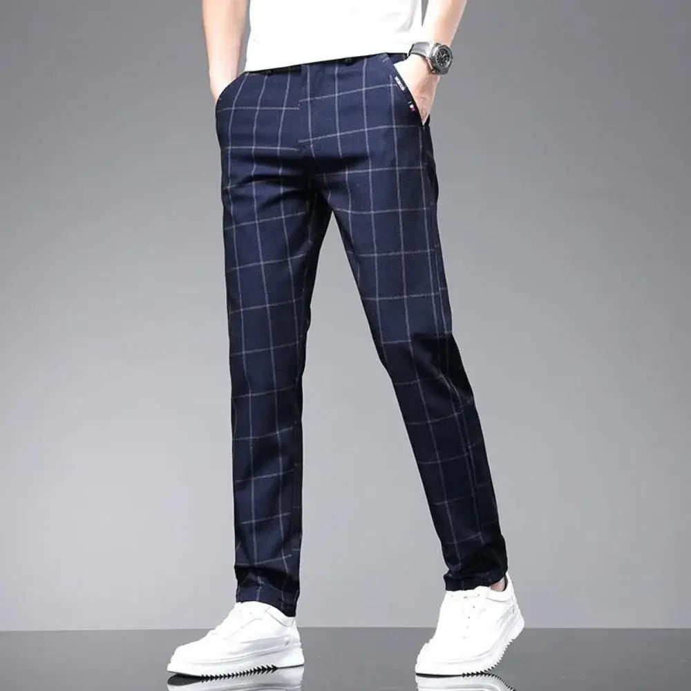 Calça Social Xadrez Masculina Romenzi RZ006 – elegância e personalidade com tecido leve, respirável e confortável.
