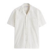Camisa de Linho Masculina Romenzi Listrada RZ800 em detalhe, modelo leve em linho premium com listras modernas que oferece estilo casual e conforto.