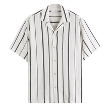Camisa de Linho Masculina Romenzi Listrada RZ800 em detalhe, modelo leve em linho premium com listras modernas que oferece estilo casual e conforto.