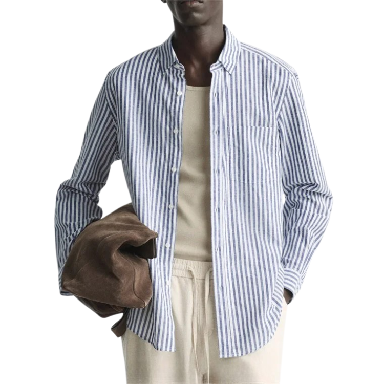 Camisa de Linho Masculina Romenzi Listrada RZ801 em detalhe, peça em linho premium com estampa listrada que garante respirabilidade, conforto e estilo.