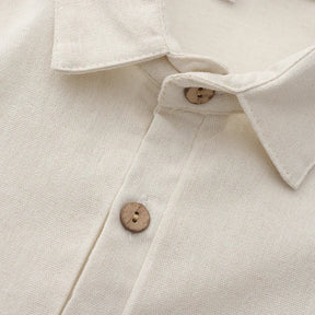 A Camisa de Linho Masculina Romenzi Medelín RZ794 oferece frescor, elegância e versatilidade em linho premium, ideal para ocasiões casuais e eventos formais.