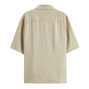 Camisa de Linho Masculina Romenzi Relaxed Fit RZ802 em detalhe, peça em linho ecológico e viscose com modelagem ampla que garante conforto e estilo casual.