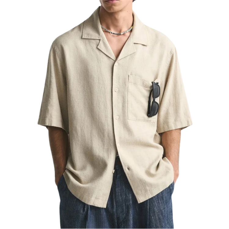 Camisa de Linho Masculina Romenzi Relaxed Fit RZ802 em detalhe, peça em linho ecológico e viscose com modelagem ampla que garante conforto e estilo casual.