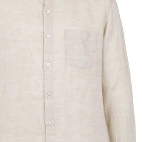 Camisa de Linho Masculina Romenzi RZ797 em detalhe, peça em linho premium que oferece respirabilidade, conforto térmico, durabilidade e estilo sofisticado.
