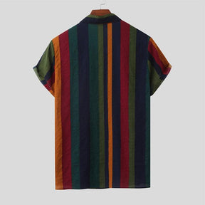 Camisa Manga Curta Leve Listrada Romenzi RZ598 feita em tecido leve e respirável, com caimento moderno que une frescor, estilo casual e sofisticação.