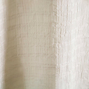 Camisa Manga Curta Romenzi Playa Off White RZ591 em tecido leve, com design sofisticado e caimento impecável para ocasiões casuais e dias ensolarados.