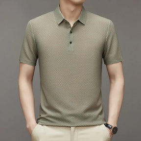Camisa Polo Masculina Premium Romenzi RZ015 com design clássico, tecido respirável e toque suave, ideal para looks casuais e elegantes.