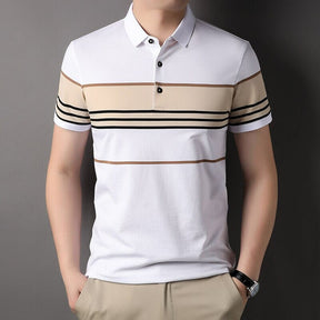 Camisa Polo Masculina Romenzi Argos RZ635 em detalhe, polo listrada em algodão e poliéster que oferece conforto, respirabilidade e estilo versátil.
