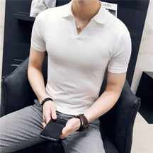 Camisa Polo Masculina Romenzi Berlim RZ609 em detalhe, peça sofisticada em algodão e poliéster que oferece conforto, respirabilidade e estilo versátil.
