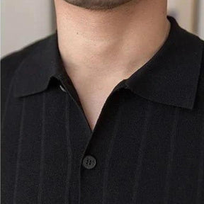 Camisa Polo Masculina Romenzi Burgos RZ612 em detalhe, polo elegante em tecido premium que oferece conforto, durabilidade e estilo sofisticado.