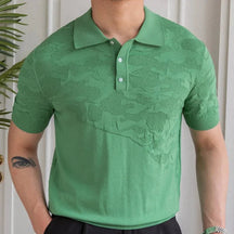 Camisa Polo Masculina Romenzi Girona RZ618 em detalhe, modelo elegante com design atemporal que oferece caimento perfeito, conforto e sofisticação.