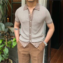 Camisa Polo Masculina Romenzi Ibiza RZ619 em detalhe, polo sofisticada em materiais de alta qualidade que oferece conforto, caimento perfeito e estilo moderno.
