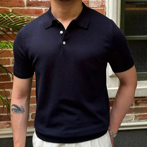 Camisa Polo Masculina Romenzi Sabadell RZ629 em detalhe, peça sofisticada com caimento perfeito que oferece conforto, durabilidade e estilo elegante.