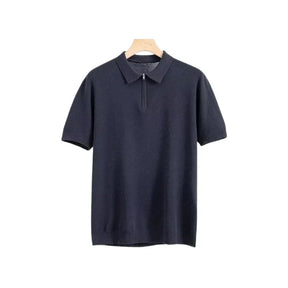 Camisa Polo Masculina Romenzi Santorini RZ630 em detalhe, polo sofisticada em materiais de alta qualidade que oferece conforto, estilo e caimento perfeito.