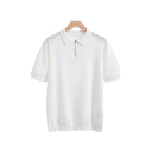 Camisa Polo Masculina Romenzi Santorini RZ630 em detalhe, polo sofisticada em materiais de alta qualidade que oferece conforto, estilo e caimento perfeito.