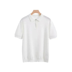 Camisa Polo Masculina Romenzi Santorini RZ630 em detalhe, polo sofisticada em materiais de alta qualidade que oferece conforto, estilo e caimento perfeito.