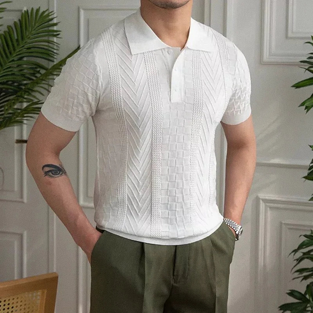 Camisa Polo Masculina Romenzi Valencia RZ631 em detalhe, polo sofisticada em materiais de alta qualidade que oferece conforto, durabilidade e estilo elegante.