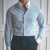 Camisa Social Listrada Romenzi RZ086, slim fit e tecido premium. Elegância, respirabilidade e durabilidade para compromissos profissionais e sociais.