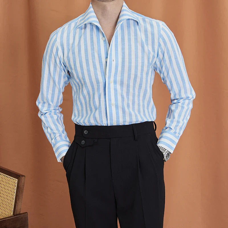 Camisa Social Masculina Listrada Romenzi RZ089, peça sofisticada com tecido de algodão e poliéster, ideal para looks formais e casuais.