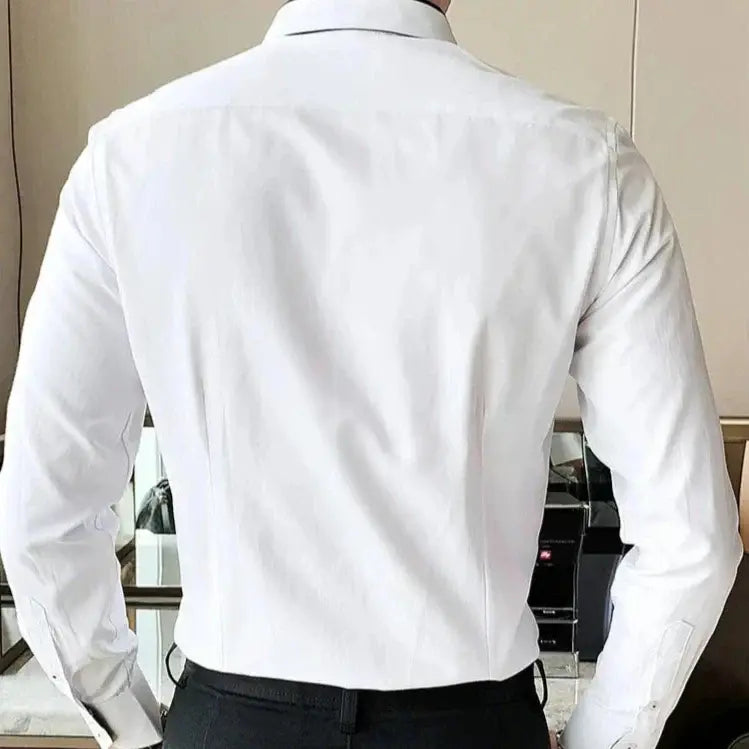 Camisa Social Masculina Romenzi RZ017 com modelagem slim fit, tecido leve e detalhes sofisticados para um visual elegante.